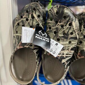 Crocs Men's 17 RealTree Camo Classic Clog